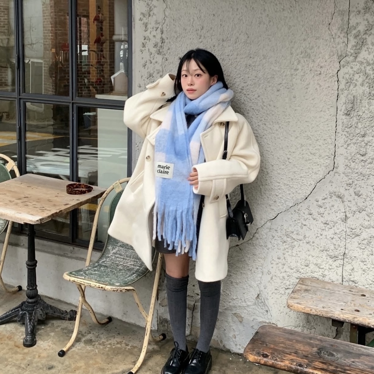 ผ้าพันคอ marie claire สีฟ้า