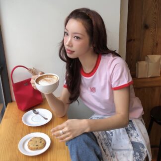 เสื้อ MARITHE สีชมพู (W CLASSIC LOGO RINGER TEE) | ใบเฟิร์นใส่